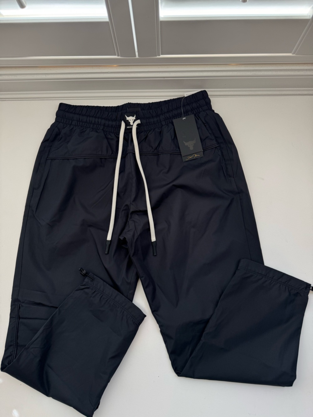 Under Armour Project Rock Black Athletic Pants Women’s M NWT Dwayne Johnson $110